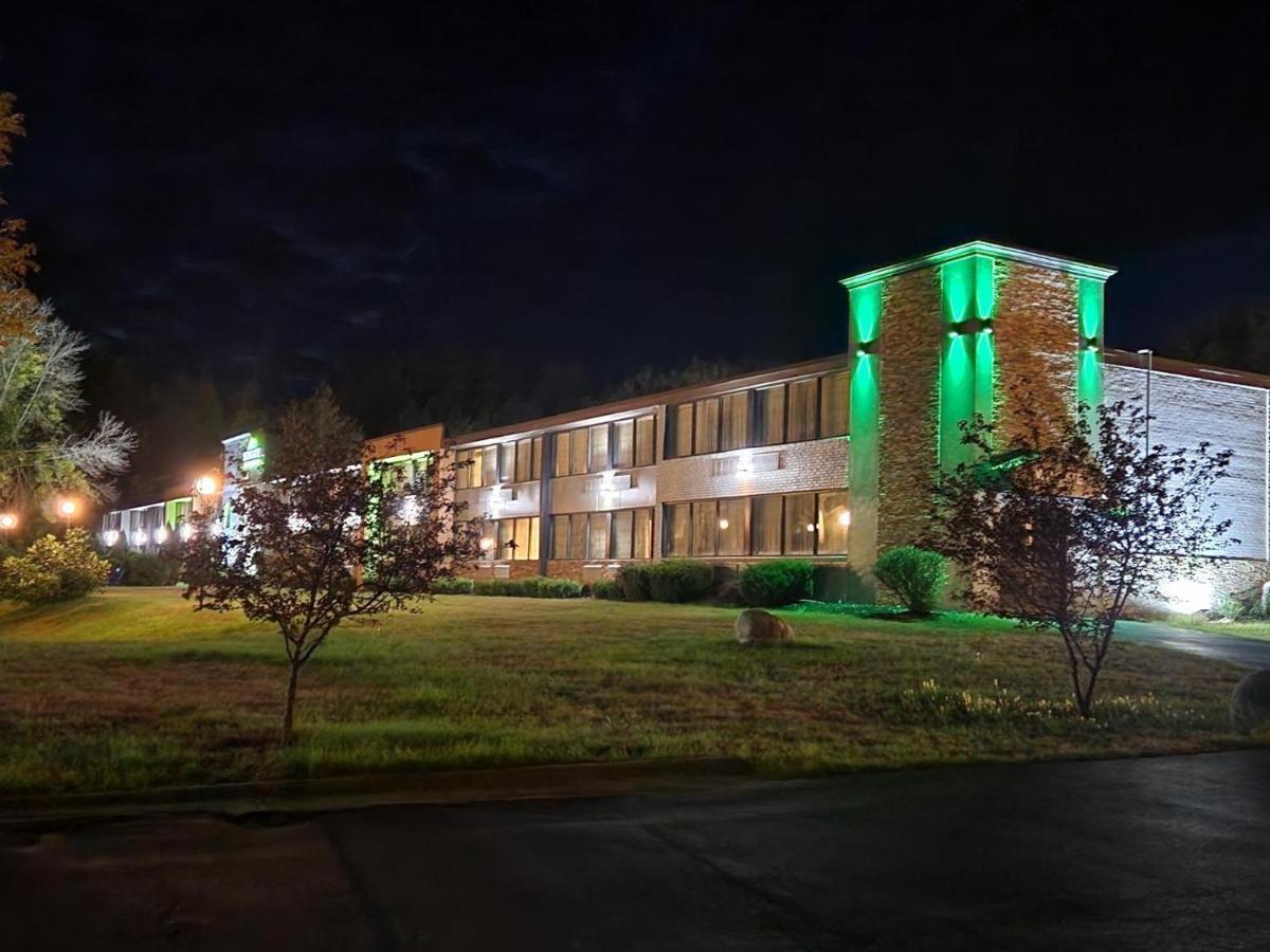 Wingate By Wyndham بحيرة جورج المظهر الخارجي الصورة