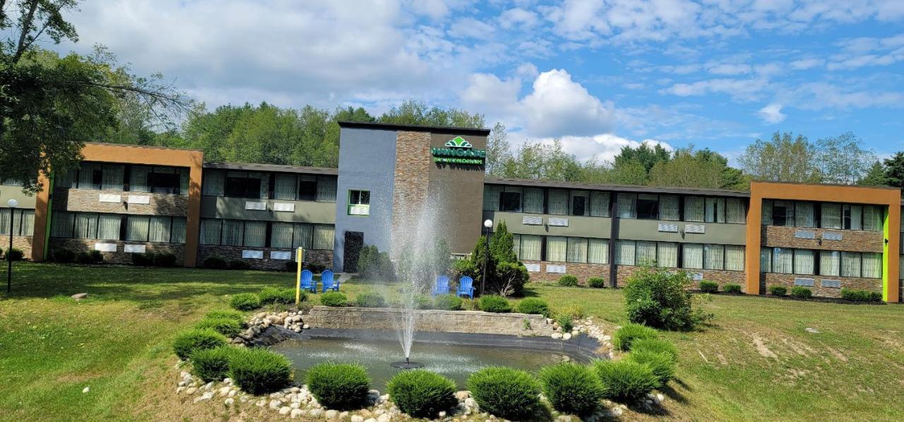 Wingate By Wyndham بحيرة جورج المظهر الخارجي الصورة