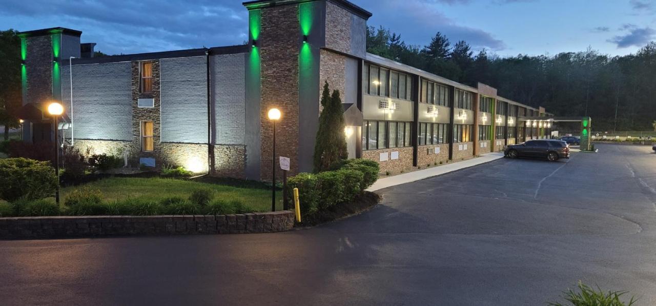 Wingate By Wyndham بحيرة جورج المظهر الخارجي الصورة